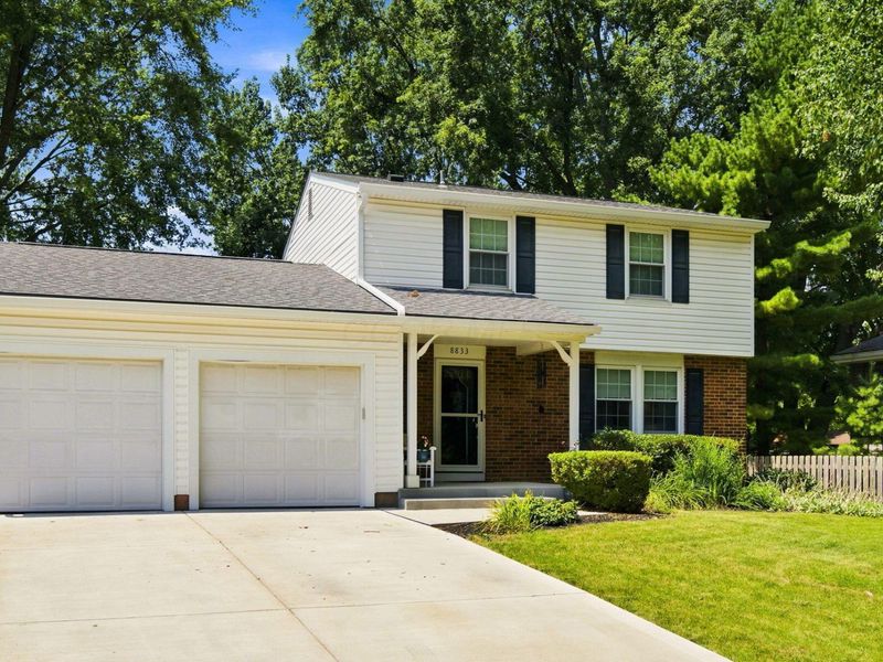 8833 KNIGHTON Court, Powell, OH 43065 Photo 3