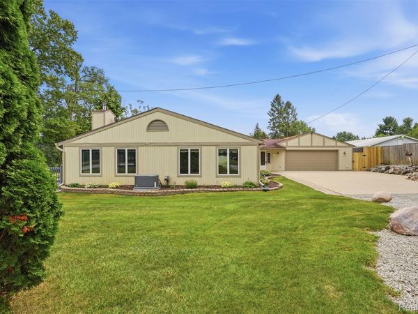 10286 7 Mile Road, Salem Township, Mi 48167