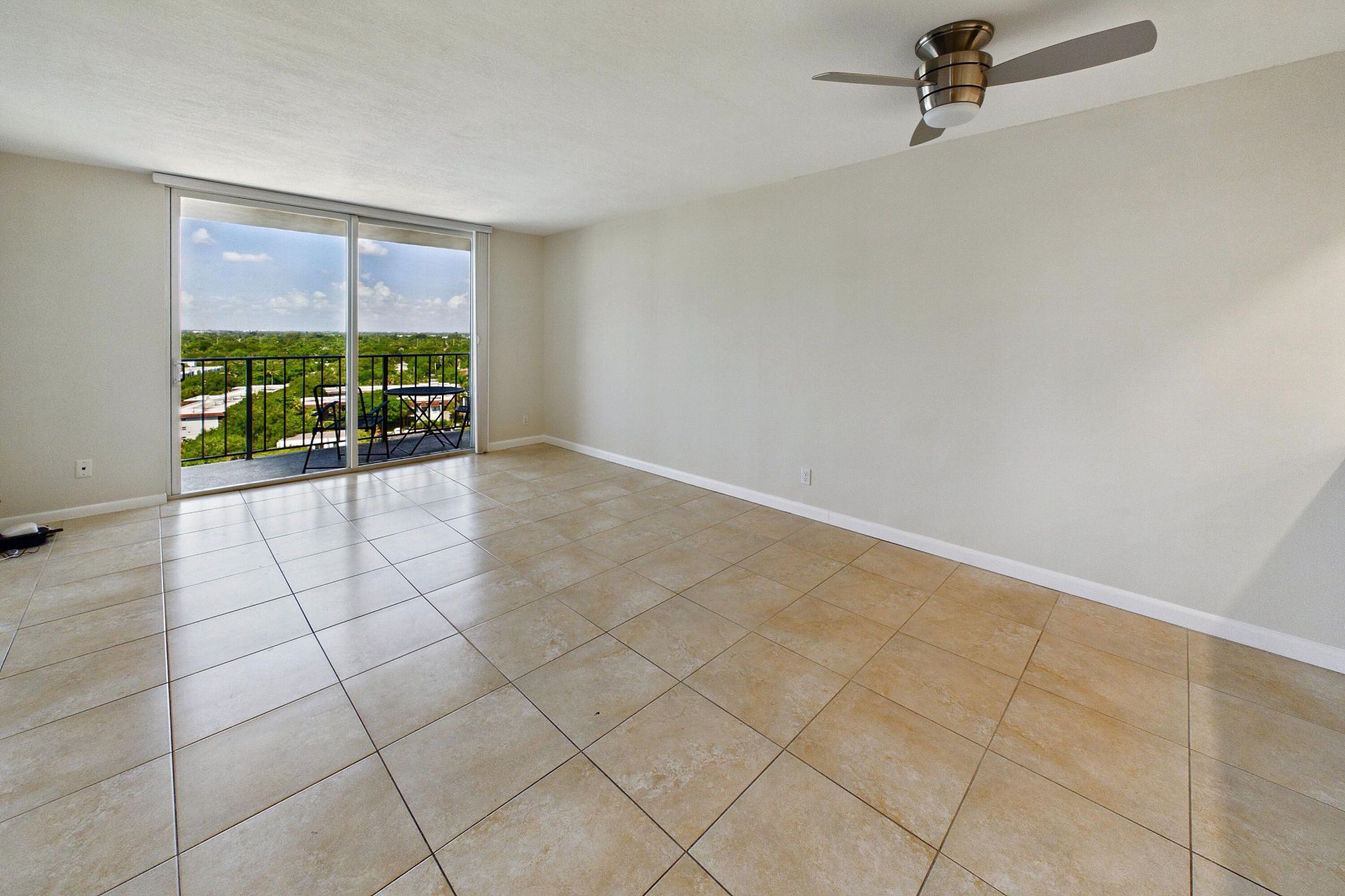 1800 N Andrews Avenue N, Unit 12G, Fort Lauderdale, FL 33311 Photo