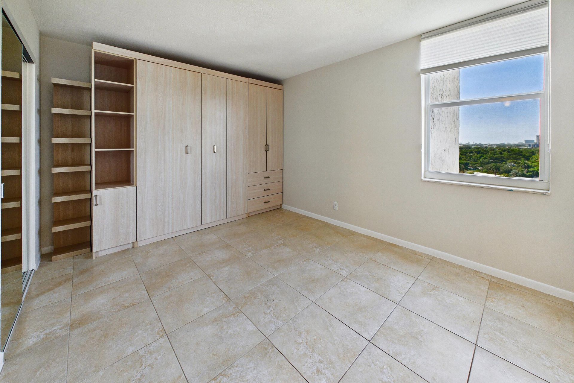 1800 N Andrews Avenue N, Unit 12G, Fort Lauderdale, FL 33311 Photo