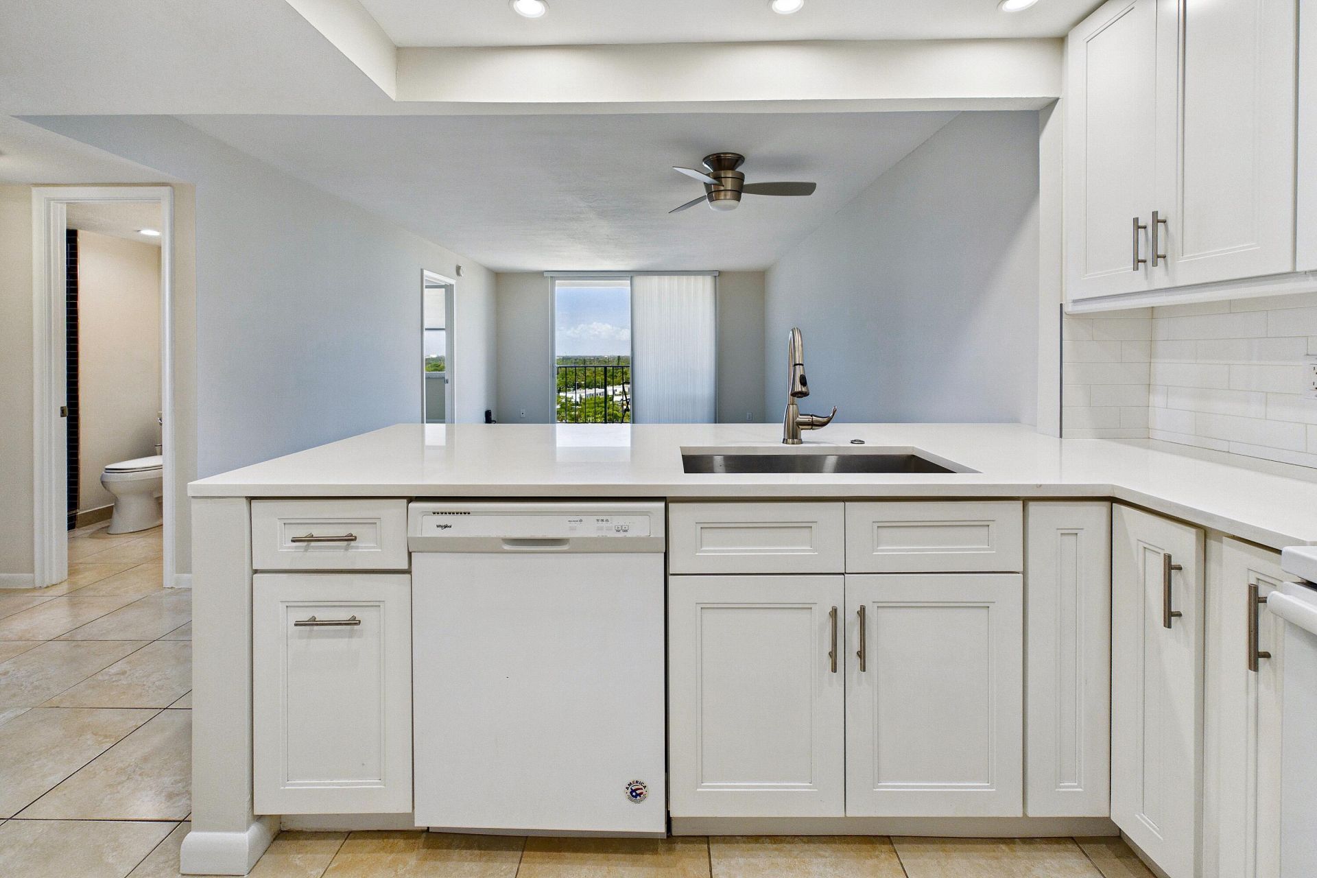 1800 N Andrews Avenue N, Unit 12G, Fort Lauderdale, FL 33311 Photo