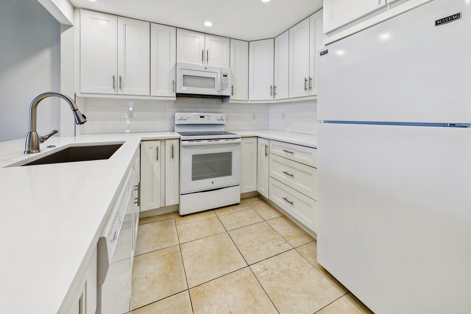1800 N Andrews Avenue N, Unit 12G, Fort Lauderdale, FL 33311 Photo