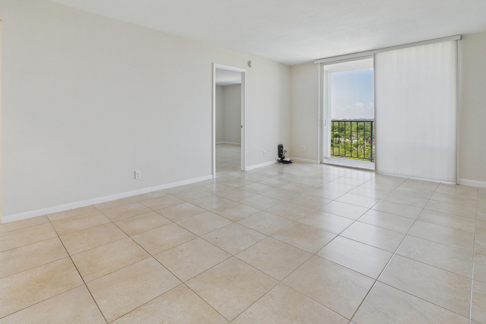 1800 N Andrews Avenue N, Unit 12G, Fort Lauderdale, FL 33311 Photo