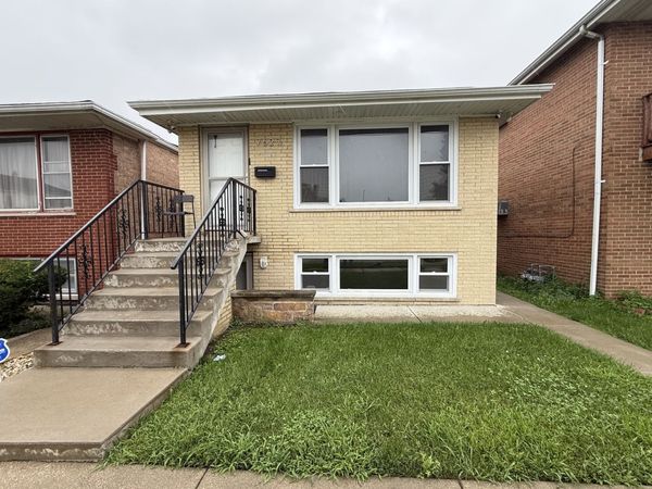 7627 W 64 Street , Unit Basement, Summit, IL 60501