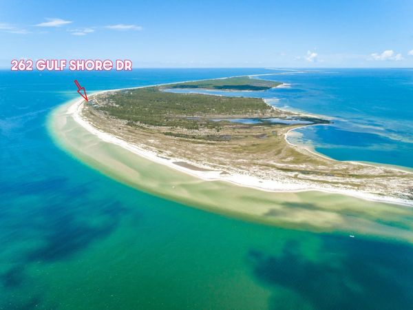 262 Gulf Shore Drive , Carrabelle, FL 32322