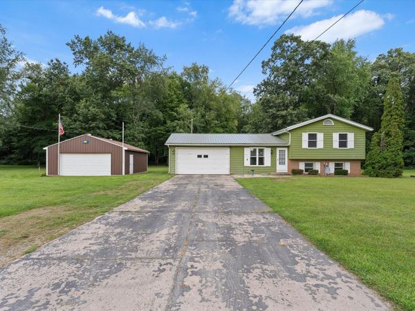 19070 State Line Road, Edwardsburg, MI 49112