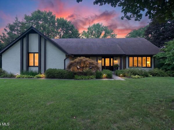 2945 Riva Ridge Road , Ottawa Hills, OH 43615