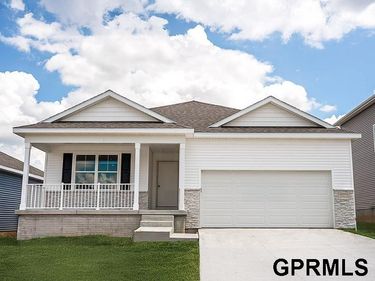 11956 S 114th Avenue, Papillion, NE 68046