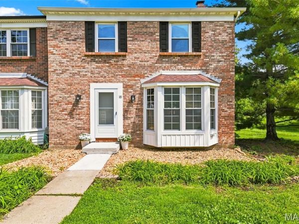16 Coach Court , St Peters, MO 63376