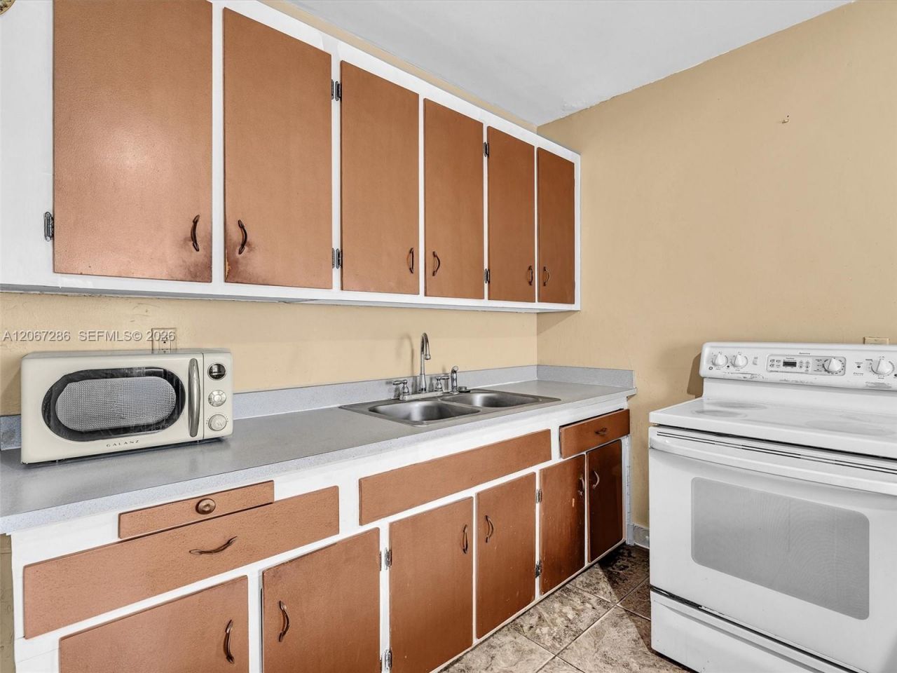 10 SW 72nd Ave , Miami, FL 33144 Photo