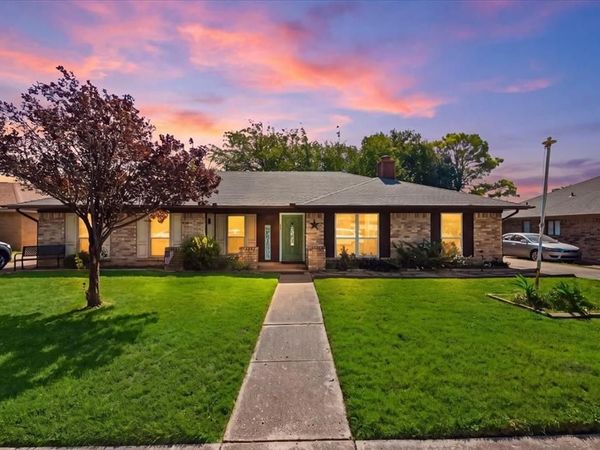 814 Rock Creek Drive, Euless, TX 76039