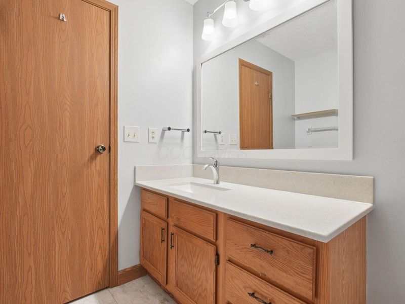 2395 Hooverside Lane , Grove City, OH 43123 Photo 18