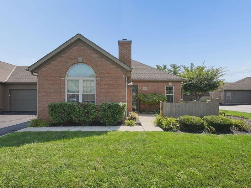 2395 Hooverside Lane , Grove City, OH 43123 Photo 2