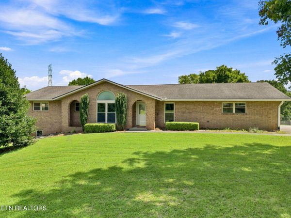 2812 Pleasant View Ave, Maryville, TN 37803