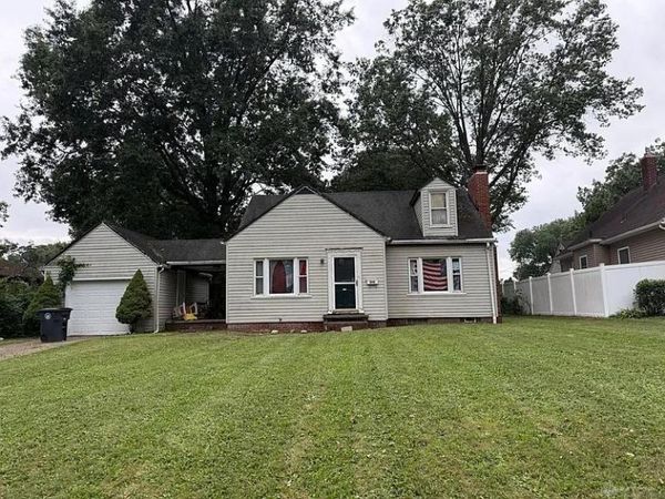 656 Auldfarm, Akron, OH 44320