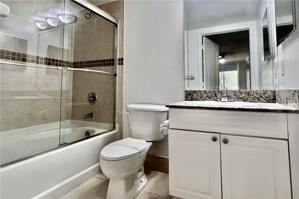 18335 NW 68 Avenue, Unit 245-226, Hialeah, FL 33015 Photo