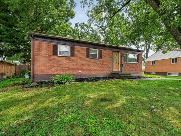 2514 Regentview Street NE, Canton, OH 44705