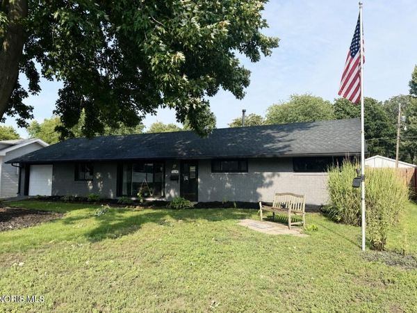 124 Saint Richards Court, Swanton, OH 43558