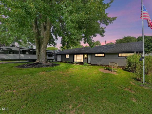 124 Saint Richards Court, Swanton, OH 43558