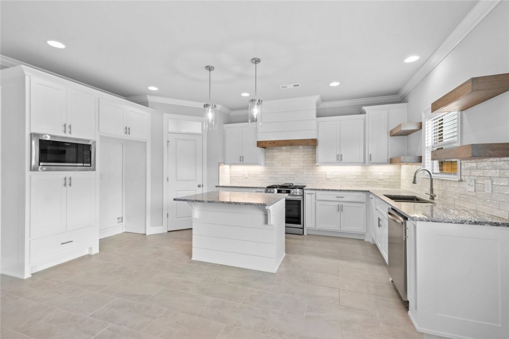 2412 Salmon Street , Pea Ridge, AR 72751 Main Photo