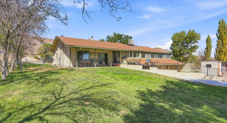 54 Locust Drive, Yerington, NV 89447 Photo
