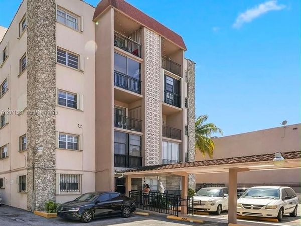 3640 NW 9 , Unit 407, Miami, FL 33125