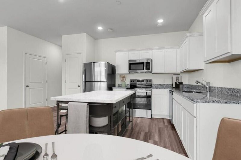 188 Halstead Drive Photo 6