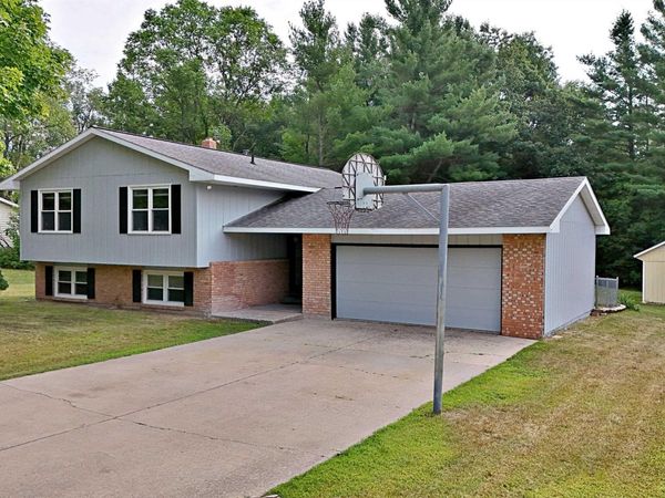 8133 Cherry Lane, Cadillac, MI 49601