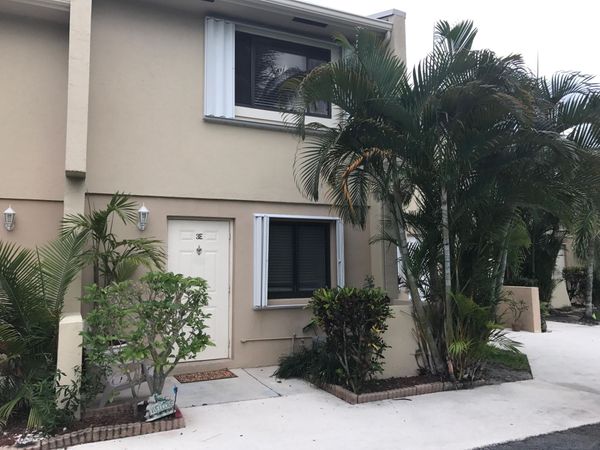 139 SPARROW Drive, Unit 3E, Royal Palm Beach, FL 33411