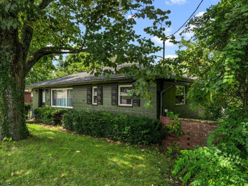 2562 Montana Avenue, Cincinnati, OH 45211 Photo 2