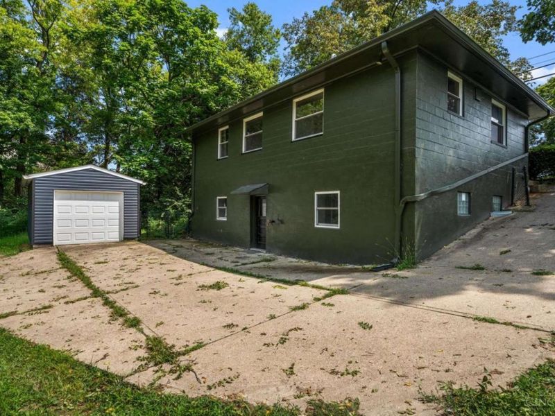 2562 Montana Avenue, Cincinnati, OH 45211 Photo 23