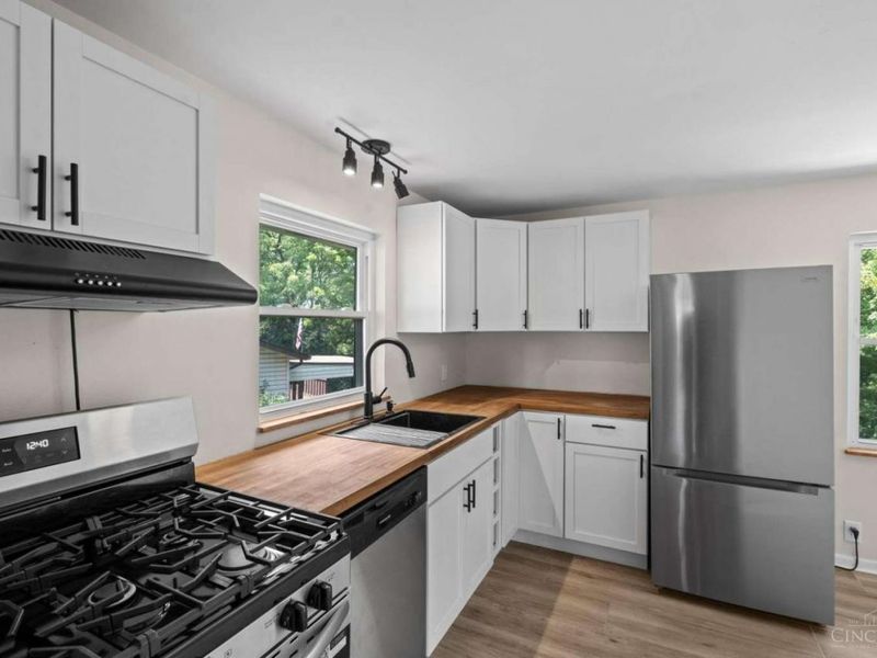 2562 Montana Avenue, Cincinnati, OH 45211 Photo 4