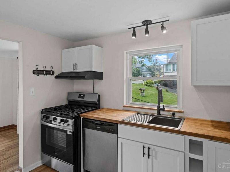 2562 Montana Avenue, Cincinnati, OH 45211 Photo 5