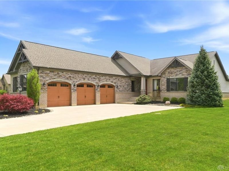 1797 Grand Cypress Boulevard, Clearcreek Township, OH 45068 Photo 2