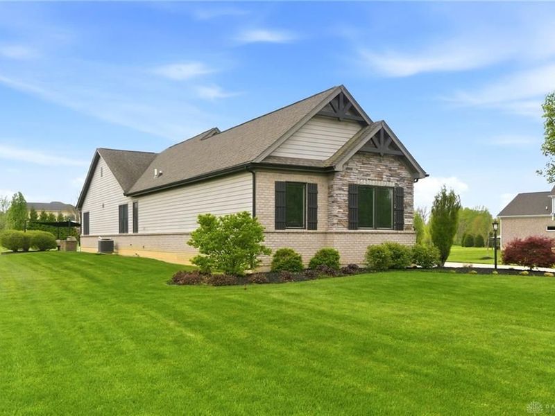 1797 Grand Cypress Boulevard, Clearcreek Township, OH 45068 Photo 4