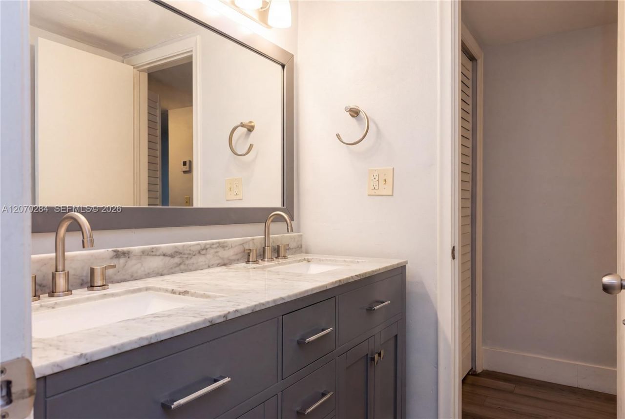 15888 SW 95th Ave , Unit 209, Miami, FL 33157 Photo