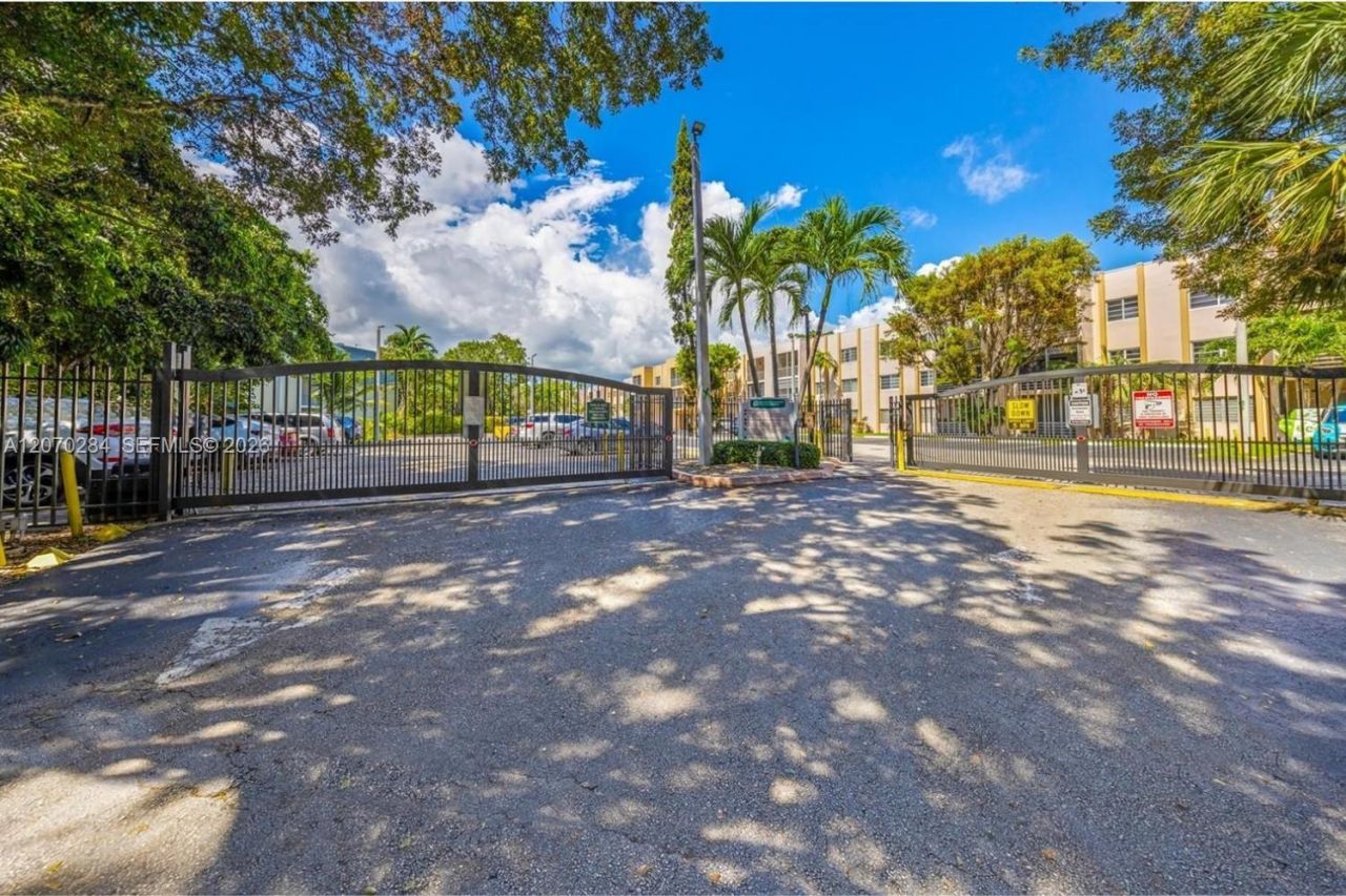 15888 SW 95th Ave , Unit 209, Miami, FL 33157 Photo