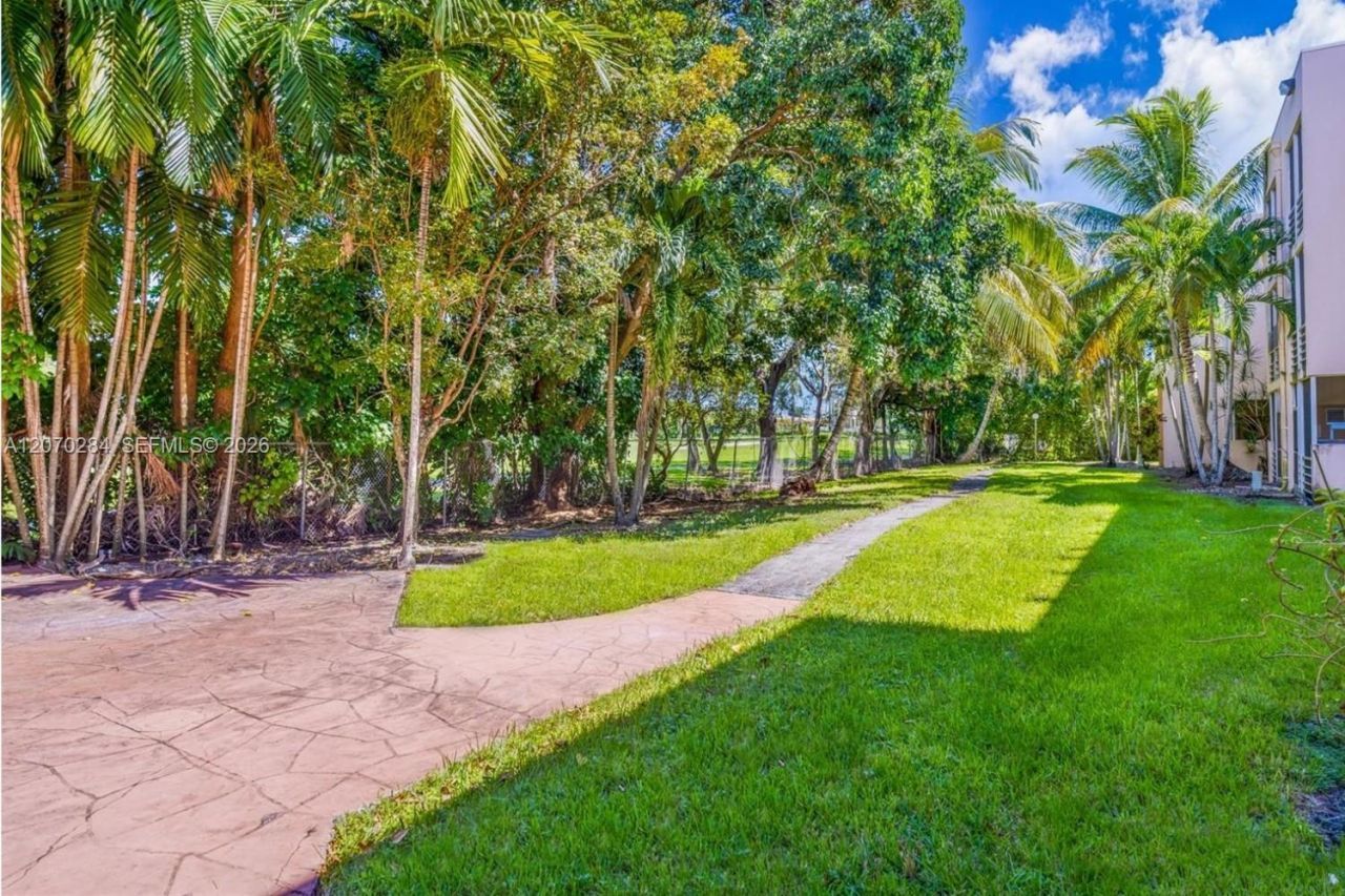 15888 SW 95th Ave , Unit 209, Miami, FL 33157 Photo