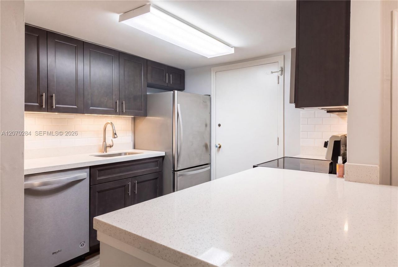 15888 SW 95th Ave , Unit 209, Miami, FL 33157 Photo