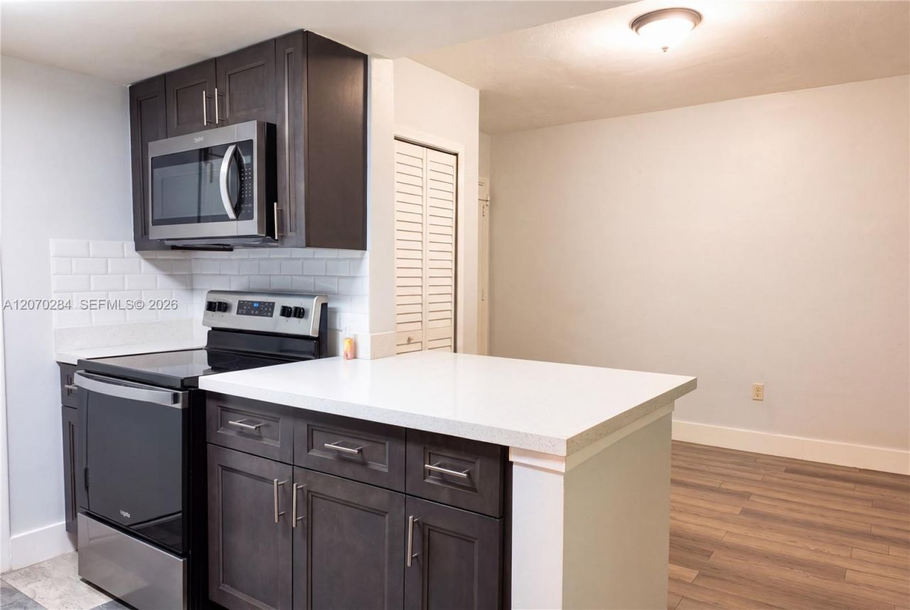 15888 SW 95th Ave , Unit 209, Miami, FL 33157 Photo