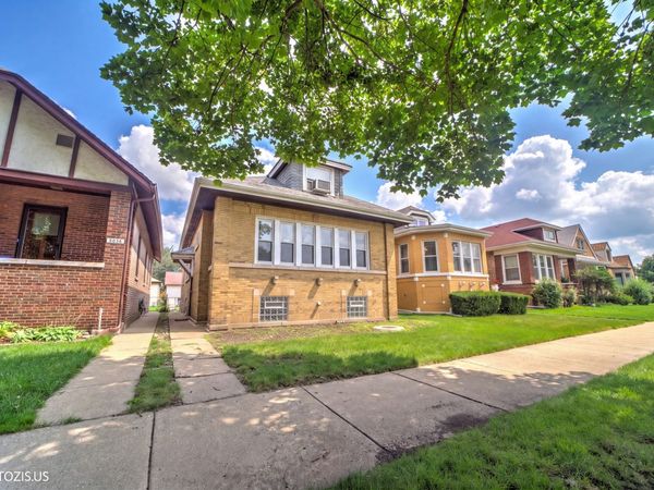 5040 N Monitor Avenue , Chicago, IL 60630
