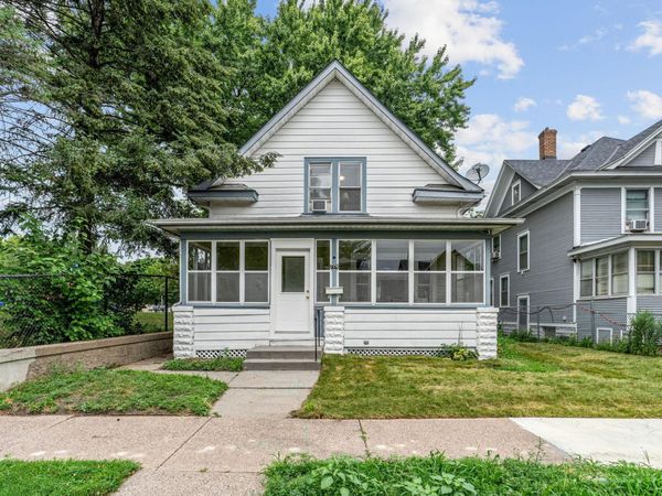 779 Thomas Avenue , Saint Paul, MN 55104