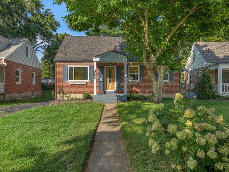 2582 Bonnie Drive, Cincinnati, OH 45230 Photo 2