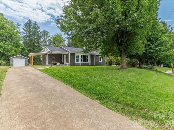 638 Newfound Street , Canton, NC 28716