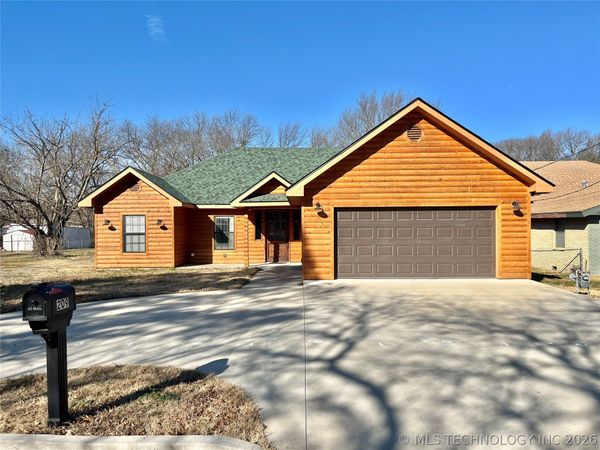 209 9 Avenue , Madill, OK 73446