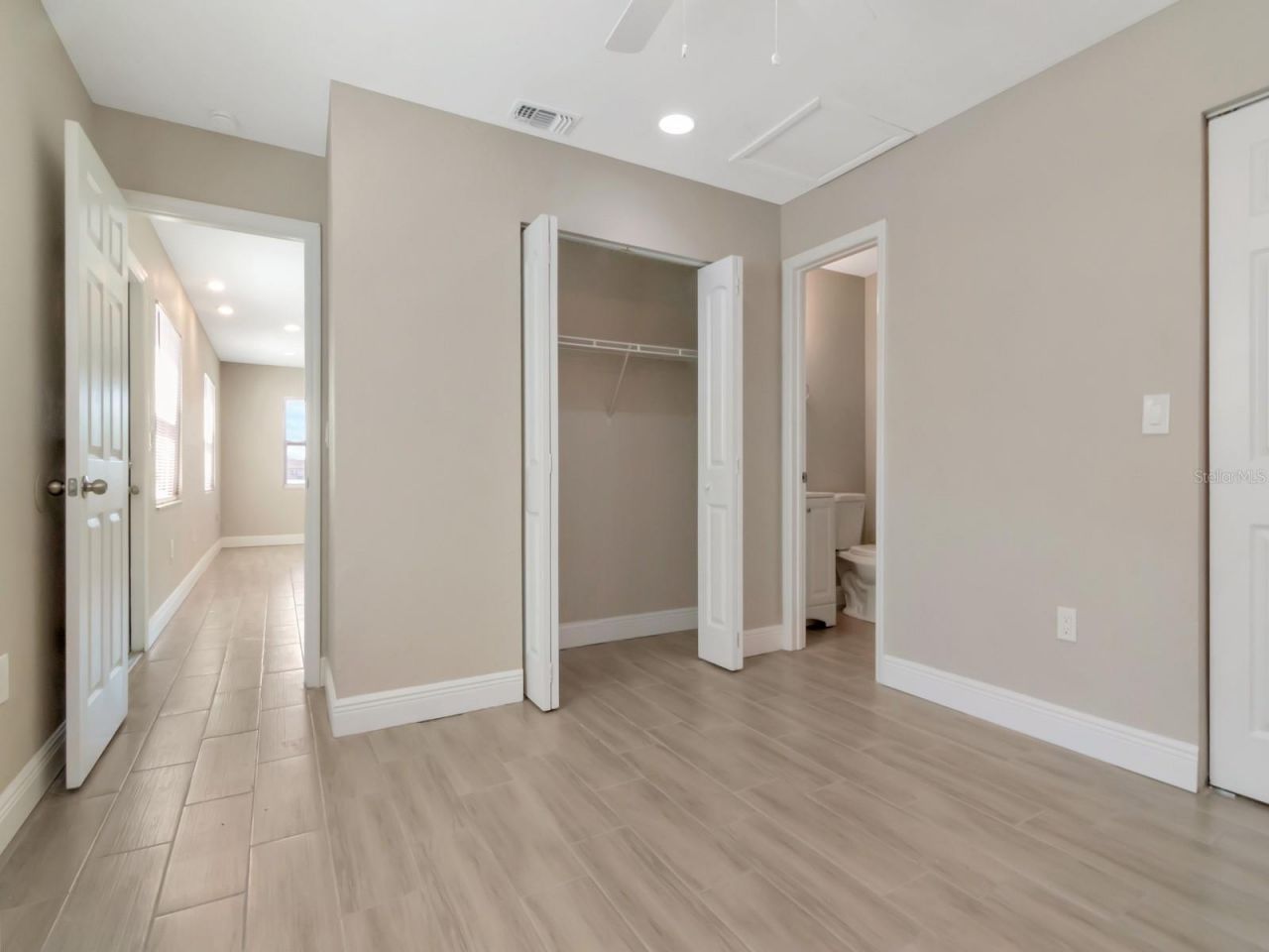 1207 62nd Avenue E, Bradenton, FL 34203 Photo