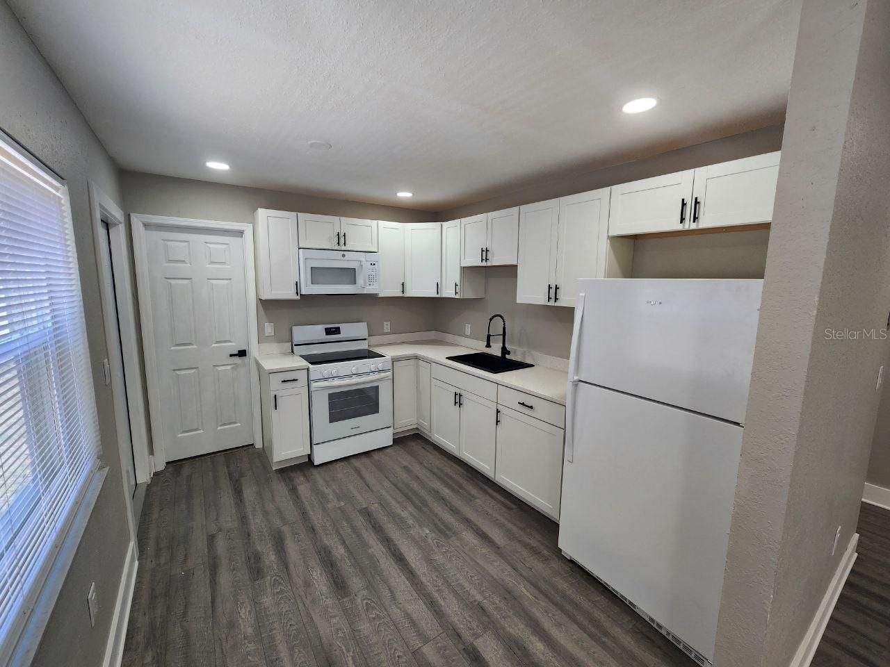 1207 62nd Avenue E, Bradenton, FL 34203 Photo