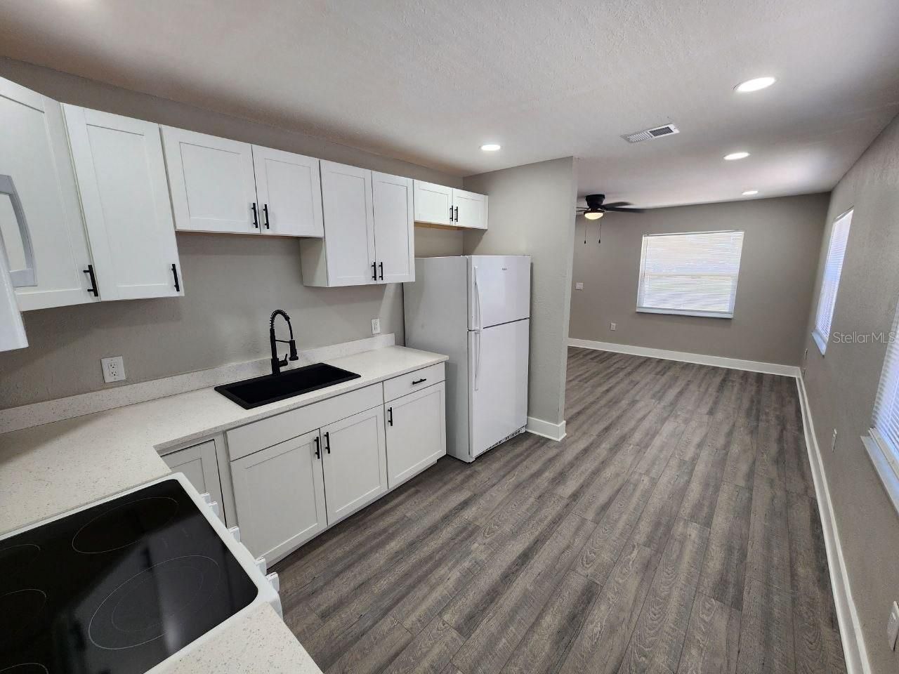 1207 62nd Avenue E, Bradenton, FL 34203 Photo