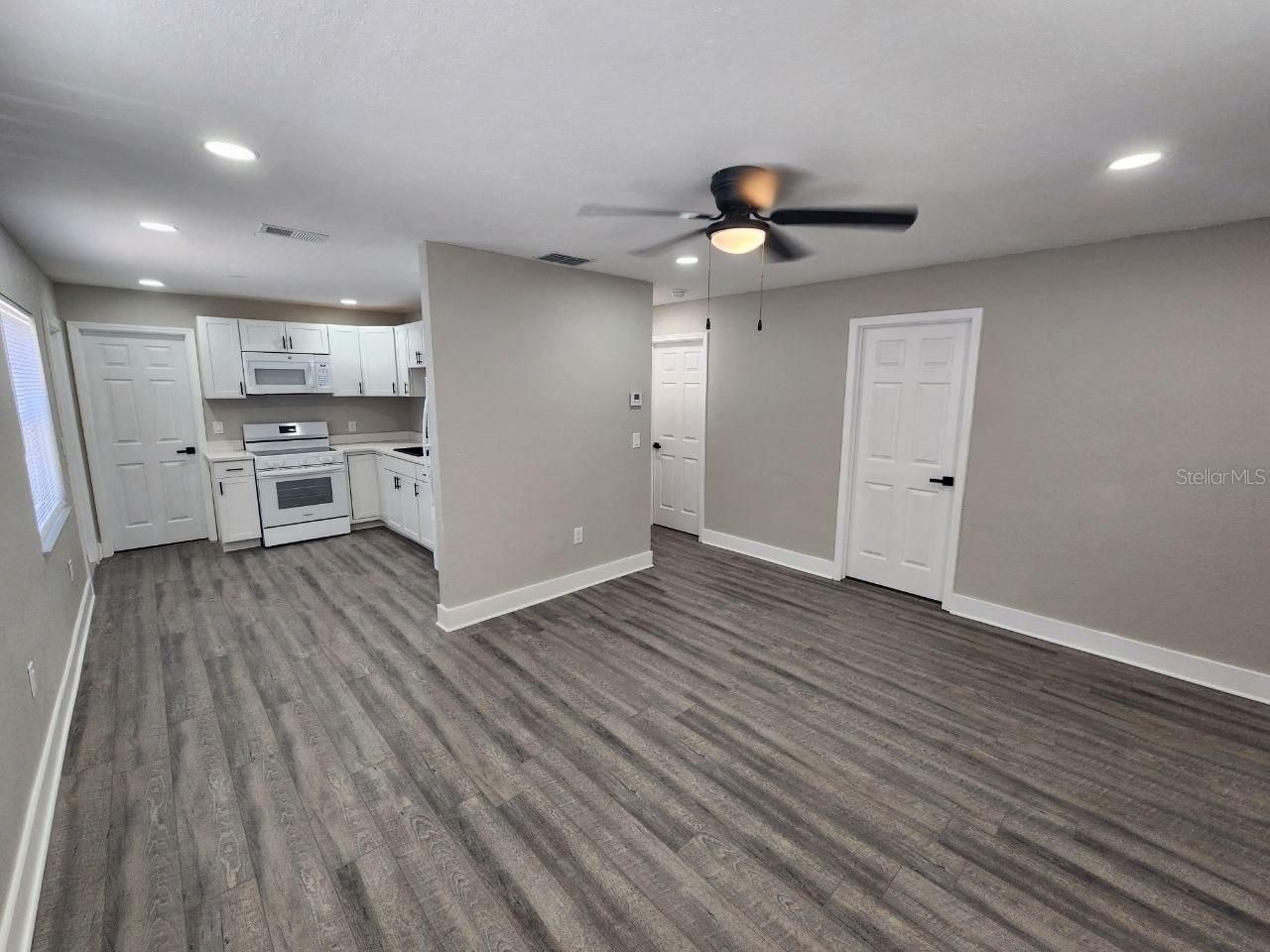 1207 62nd Avenue E, Bradenton, FL 34203 Photo