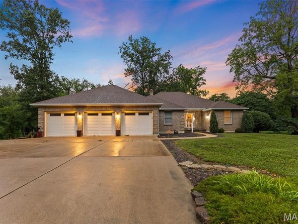 701 Hollyhock Lane , Farmington, MO 63640